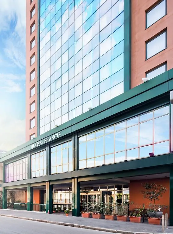 Hotel Blaise & Francis location